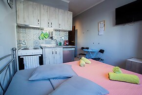 Modiano Studios  Center-Your Urban Stay