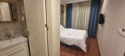 By Historyal Hotel Due