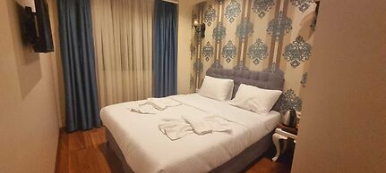 By Historyal Hotel Due