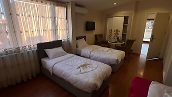 By Historyal Hotel Due