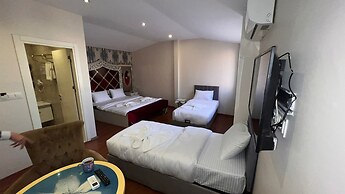 By Historyal Hotel Due