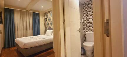 By Historyal Hotel Due