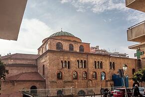 Be Queen-Your Urban Stay