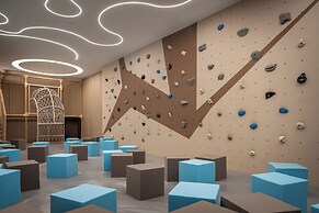 Kimpton Aqeos Hainan by IHG