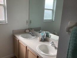 5 bed Private Lakeside Villa and South Facing Pool