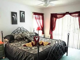 5 bed Private Lakeside Villa and South Facing Pool