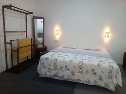 Ella Delightful Surround