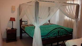 Pontoon Residence & Suites