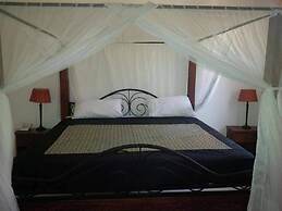 Pontoon Residence & Suites