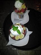 Pontoon Residence & Suites