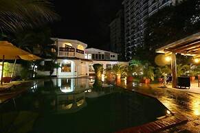 Pontoon Residence & Suites