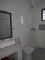 Pontoon Residence & Suites