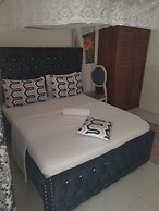 Pontoon Residence & Suites