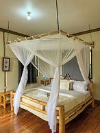 Gorilla Bluff Lodge