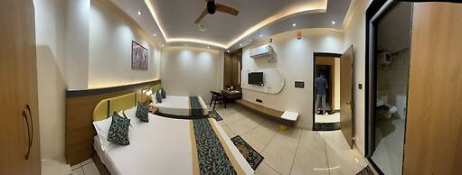 Hotel Shakuntla Palace