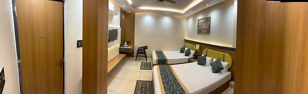 Hotel Shakuntla Palace