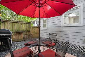 The Hyde Out by Brightwild Quiet Hyde Park Home