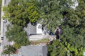 The Hyde Out by Brightwild Quiet Hyde Park Home