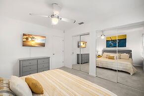 The Hyde Out by Brightwild Quiet Hyde Park Home