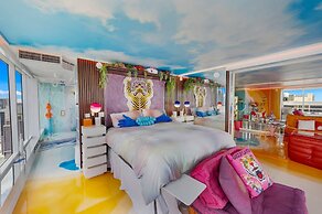 Disco Cloud Condo in Miami