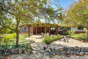 Kansas Gem w/ Fire Pit & Views: 10 Mi to Dtwn!
