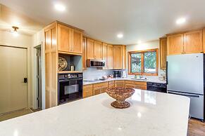 Kansas Gem w/ Fire Pit & Views: 10 Mi to Dtwn!