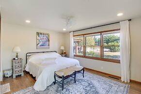 Kansas Gem w/ Fire Pit & Views: 10 Mi to Dtwn!