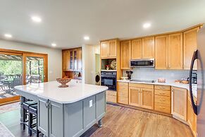 Kansas Gem w/ Fire Pit & Views: 10 Mi to Dtwn!