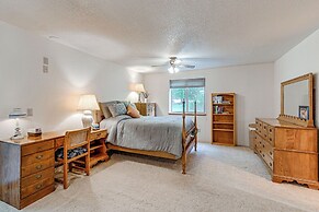 Close to Wine Trail: Home w/ Deck Near Applegate