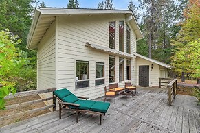 Close to Wine Trail: Home w/ Deck Near Applegate