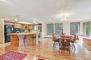Close to Wine Trail: Home w/ Deck Near Applegate