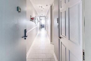 Beach + Pool Access: Smith Mountain Lake Getaway!