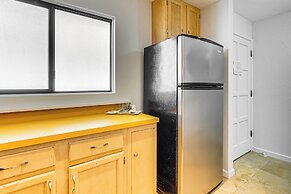 < 1 Mi to Magic Sands Beach: Condo w/ Pool Access!