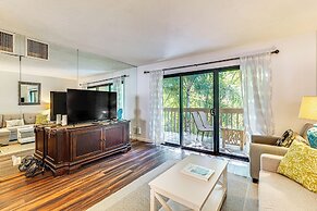 < 1 Mi to Magic Sands Beach: Condo w/ Pool Access!