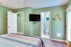 Resort-style PCB Townhome: Beach Access & Pools!