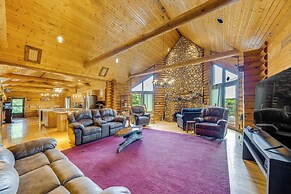 Ottawa Cabin: Hot Tub, Wraparound Deck, Games