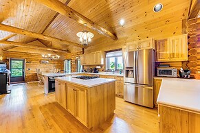 Ottawa Cabin: Hot Tub, Wraparound Deck, Games