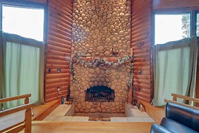 Ottawa Cabin: Hot Tub, Wraparound Deck, Games