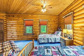 Ottawa Cabin: Hot Tub, Wraparound Deck, Games