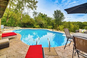 Ottawa Cabin: Hot Tub, Wraparound Deck, Games