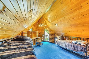 Ottawa Cabin: Hot Tub, Wraparound Deck, Games