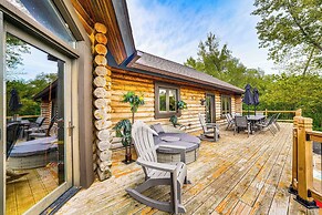 Ottawa Cabin: Hot Tub, Wraparound Deck, Games
