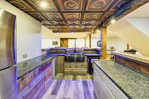 Ottawa Cabin: Hot Tub, Wraparound Deck, Games