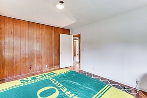 < 3 Mi to UO Campus: Pet-friendly Springfield Home