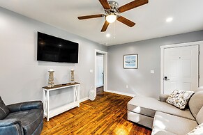 3 Mi to Camp Lejeune: Home w/ Fire Pit & Grill!