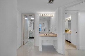 The Grand Wonder Biscayne