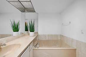 The Grand Wonder Biscayne