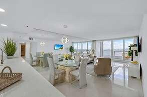 The Grand Wonder Biscayne