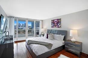 Tropical Bliss With Pool Hot Tub