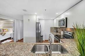 Tropical Bliss With Pool Hot Tub